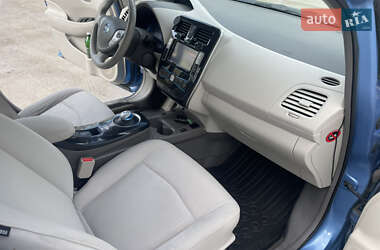 Хэтчбек Nissan Leaf 2012 в 