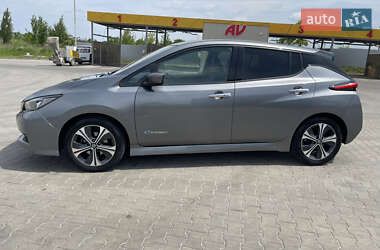 Хэтчбек Nissan Leaf 2018 в 