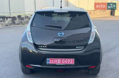Хэтчбек Nissan Leaf 2013 в 