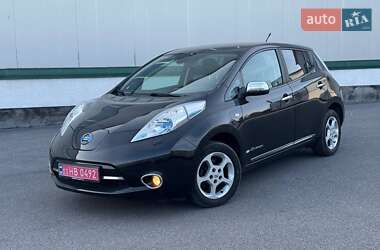 Хэтчбек Nissan Leaf 2013 в 