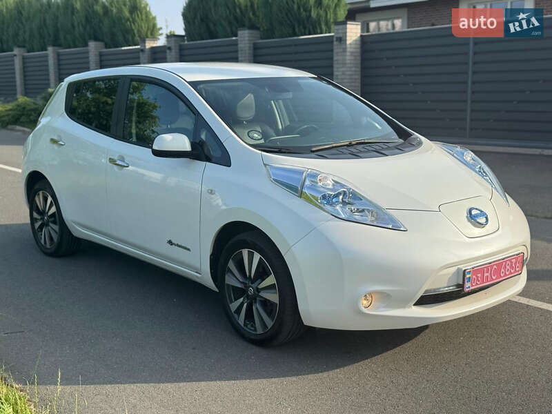Хэтчбек Nissan Leaf 2015 в Киеве
