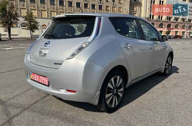 Хэтчбек Nissan Leaf 2015 в 