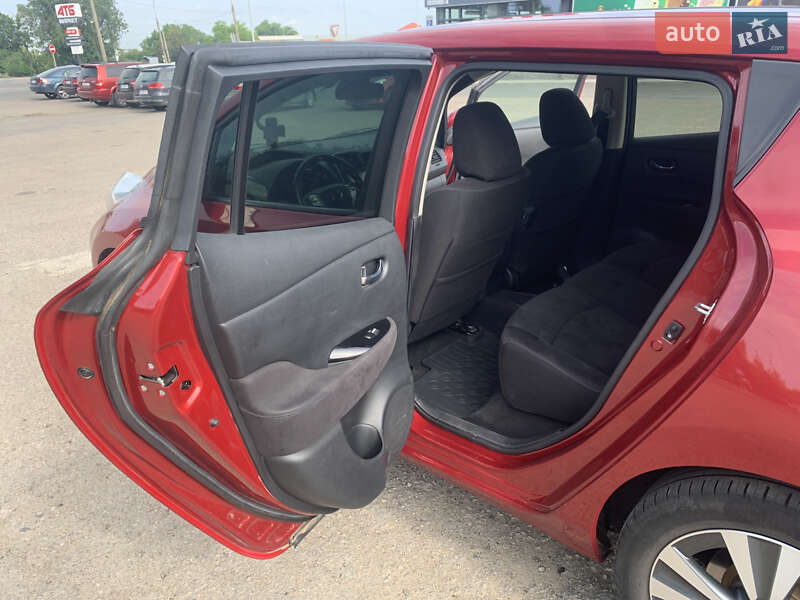 Хэтчбек Nissan Leaf 2017 в Южном