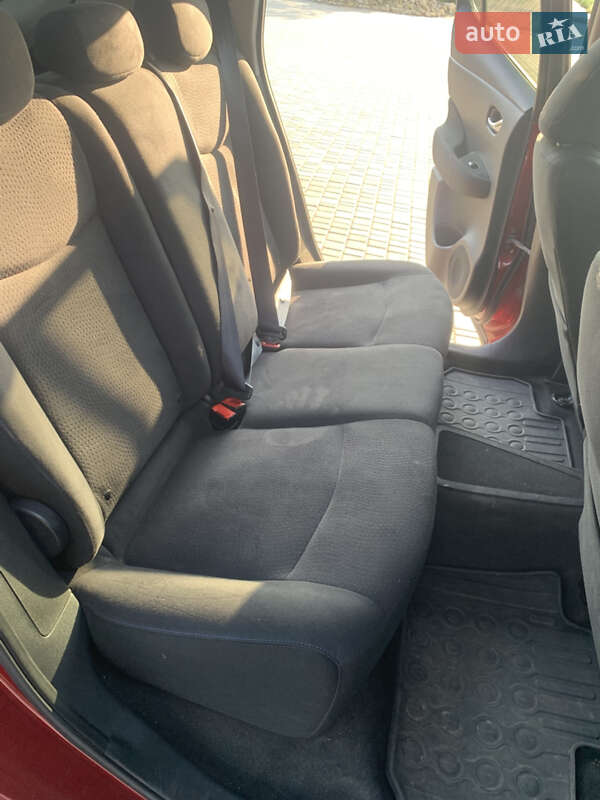 Хэтчбек Nissan Leaf 2017 в Южном