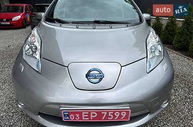 Хэтчбек Nissan Leaf 2015 в 