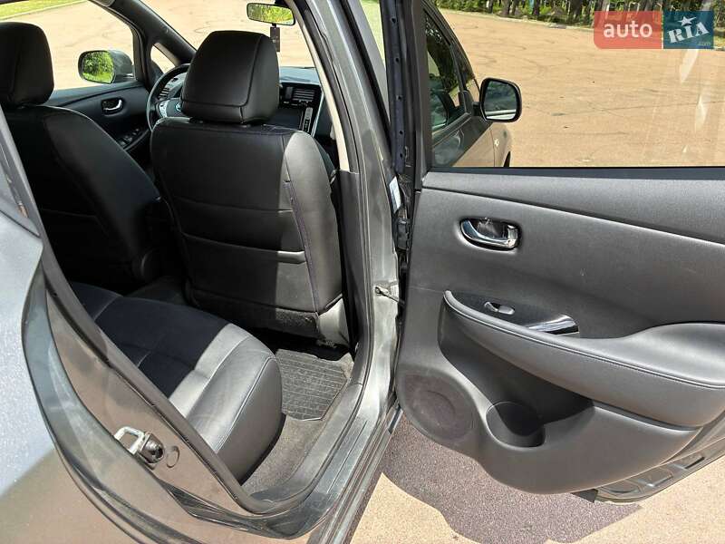 Хэтчбек Nissan Leaf 2016 в Житомире