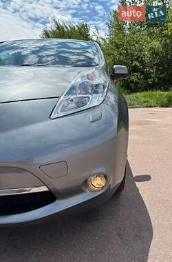 Хэтчбек Nissan Leaf 2016 в 