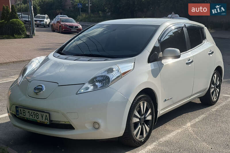 Хэтчбек Nissan Leaf 2016 в 