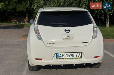 Хэтчбек Nissan Leaf 2016 в 