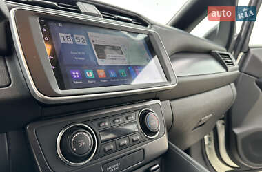 Хэтчбек Nissan Leaf 2020 в 