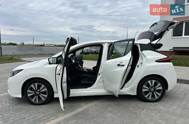 Хэтчбек Nissan Leaf 2020 в 