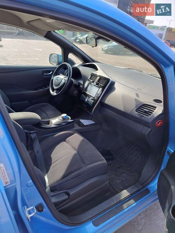 Хетчбек Nissan Leaf 2013 в Житомирі