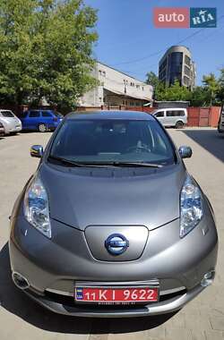 Хэтчбек Nissan Leaf 2013 в Львове