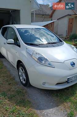 Хетчбек Nissan Leaf 2013 в Стебнику
