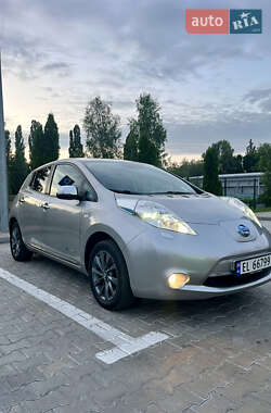 Хетчбек Nissan Leaf 2015 в Кременчуці