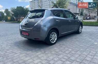 Хэтчбек Nissan Leaf 2013 в 
