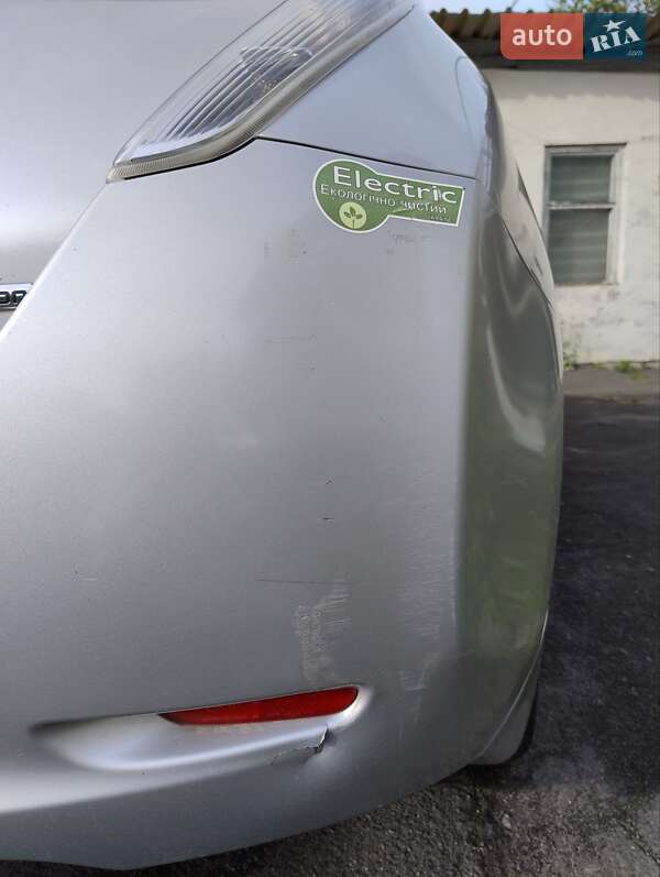 Хэтчбек Nissan Leaf 2013 в Бородянке