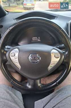 Хэтчбек Nissan Leaf 2013 в 