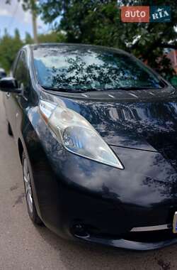 Хэтчбек Nissan Leaf 2013 в Николаеве