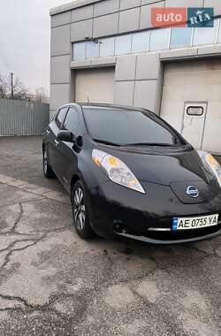 Хетчбек Nissan Leaf 2016 в Дніпрі