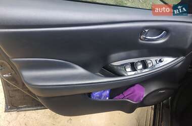Хетчбек Nissan Leaf 2016 в 