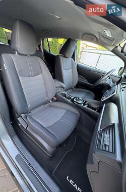 Хетчбек Nissan Leaf 2020 в 
