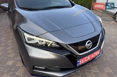 Хетчбек Nissan Leaf 2020 в 