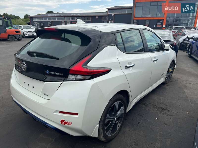 Хэтчбек Nissan Leaf 2018 в Львове