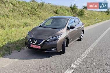 Хетчбек Nissan Leaf 2018 в Дніпрі
