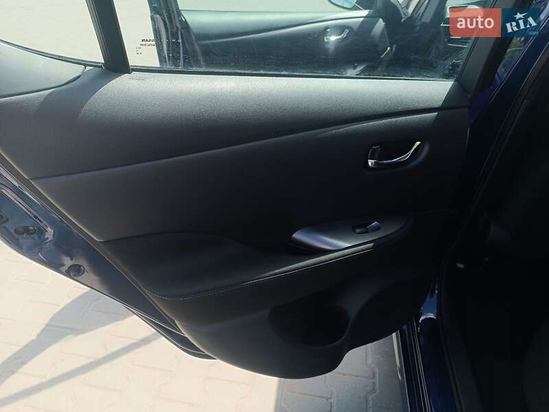 Хэтчбек Nissan Leaf 2024 в Житомире