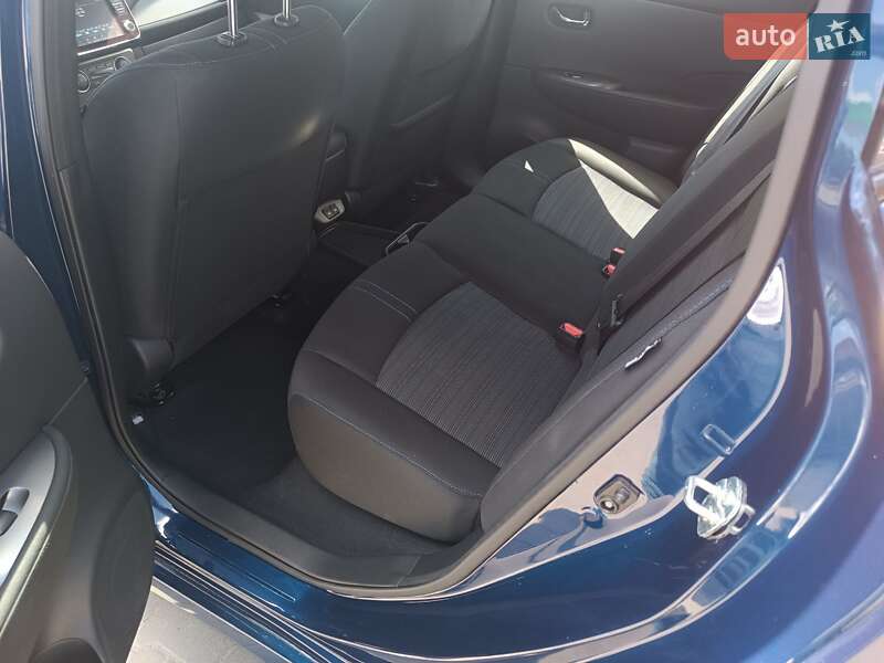 Хэтчбек Nissan Leaf 2024 в Житомире