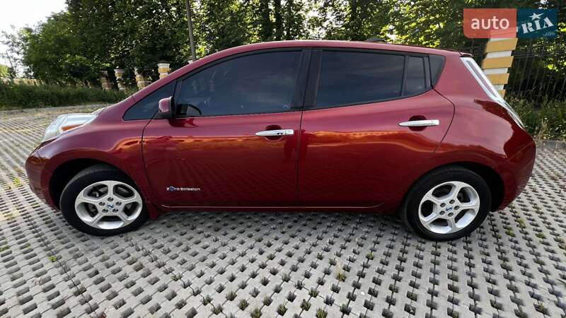 Хетчбек Nissan Leaf 2013 в Тульчині