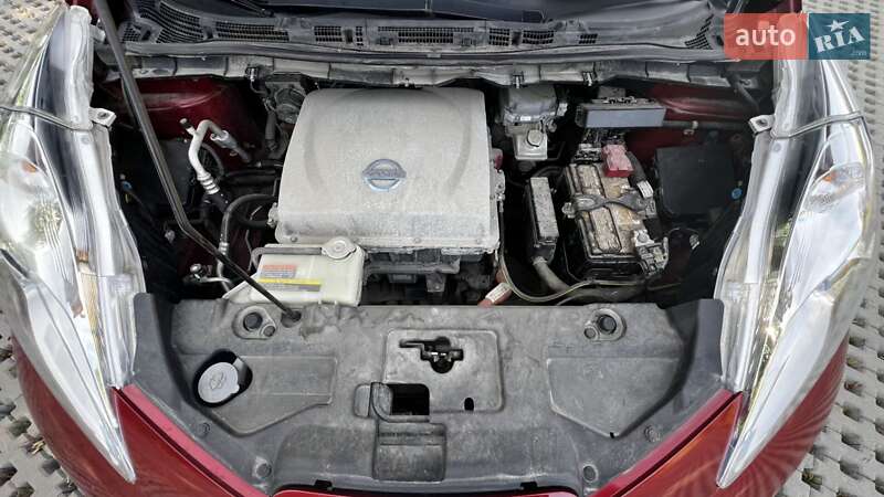 Хетчбек Nissan Leaf 2013 в Тульчині