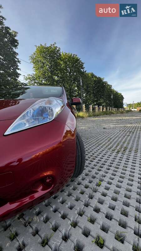 Хетчбек Nissan Leaf 2013 в Тульчині