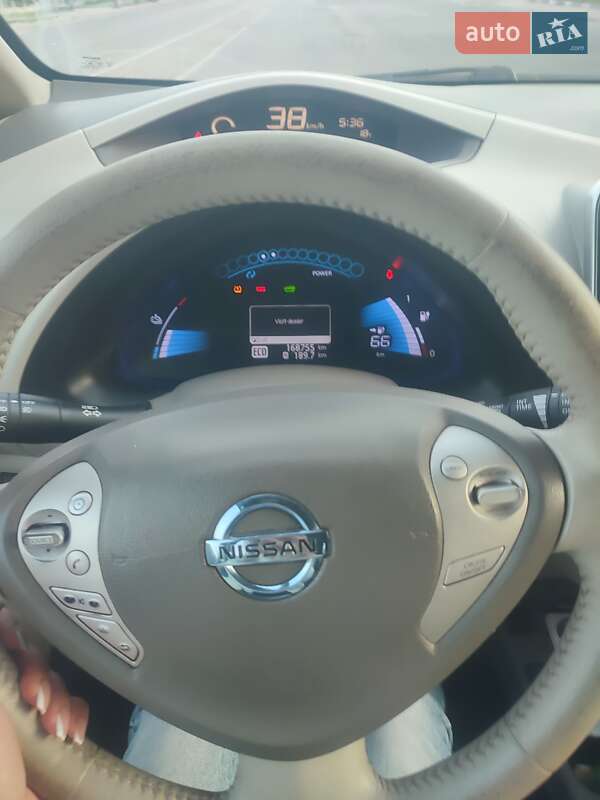 Хетчбек Nissan Leaf 2012 в Сумах
