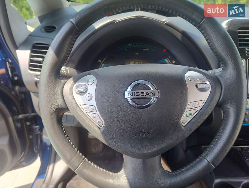 Хетчбек Nissan Leaf 2016 в Луцьку