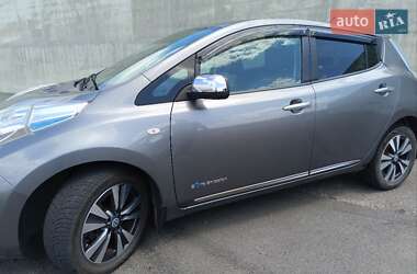 Хэтчбек Nissan Leaf 2013 в Львове