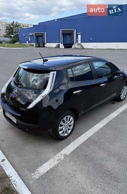 Хэтчбек Nissan Leaf 2017 в 
