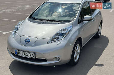 Хэтчбек Nissan Leaf 2012 в 