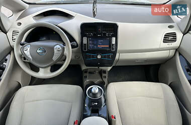 Хэтчбек Nissan Leaf 2012 в 