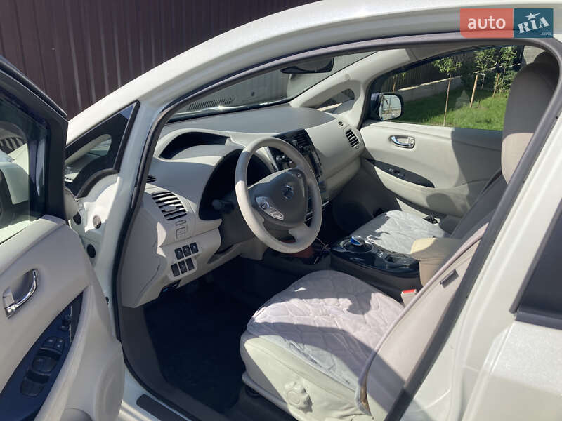 Хэтчбек Nissan Leaf 2012 в Виннице