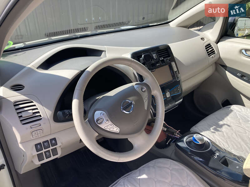 Хэтчбек Nissan Leaf 2012 в Виннице