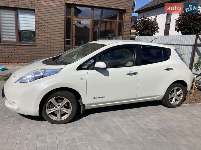 Хэтчбек Nissan Leaf 2012 в Виннице