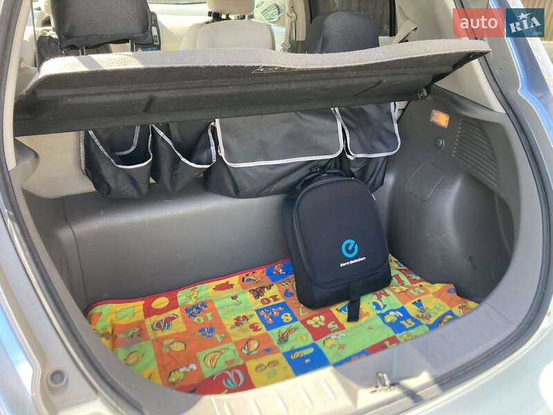 Хэтчбек Nissan Leaf 2012 в Виннице