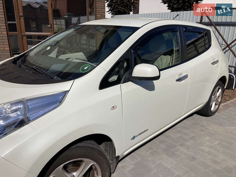 Хэтчбек Nissan Leaf 2012 в Виннице