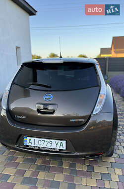 Хэтчбек Nissan Leaf 2015 в 