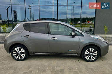 Хетчбек Nissan Leaf 2014 в 
