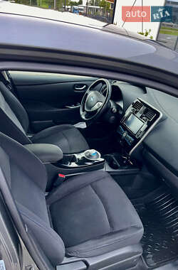 Хетчбек Nissan Leaf 2014 в 
