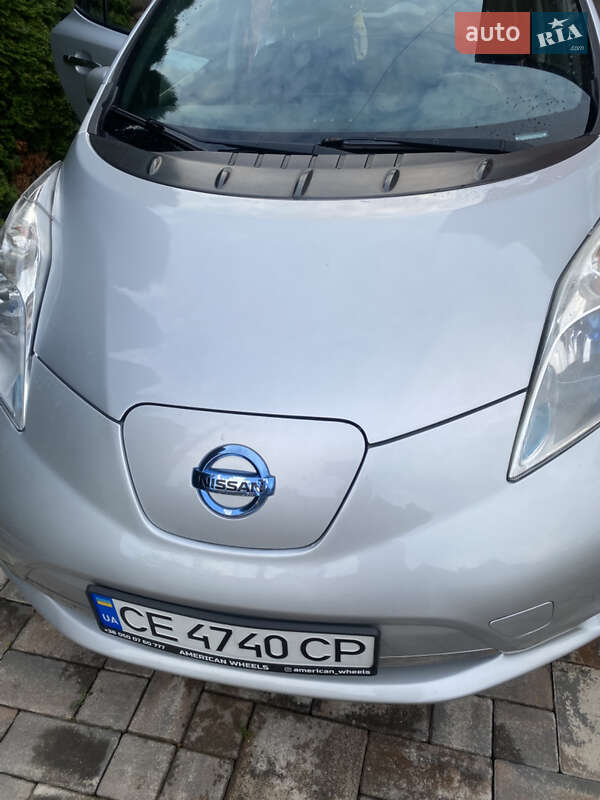 Хетчбек Nissan Leaf 2013 в Заставній