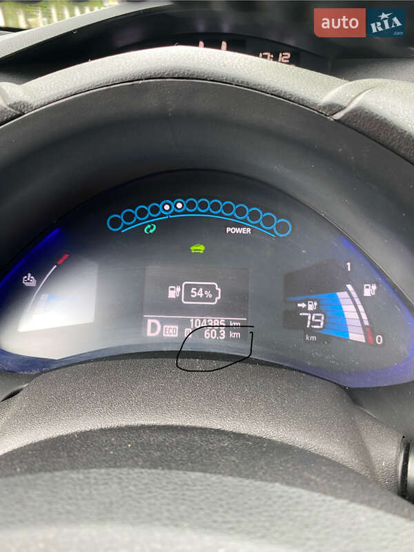 Хетчбек Nissan Leaf 2013 в Заставній